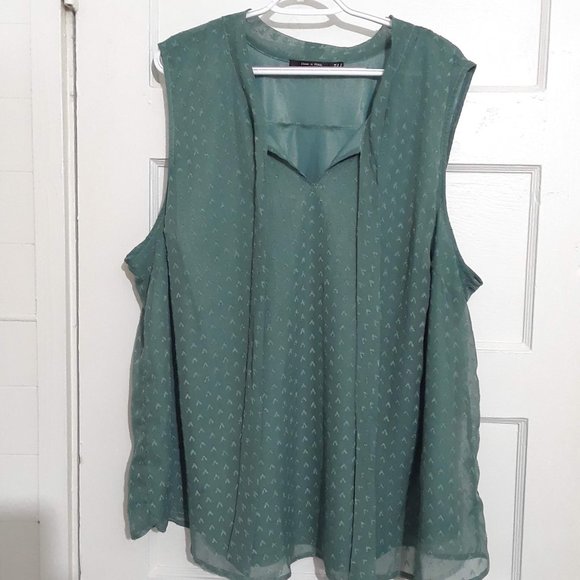 Doe & Rae Sleeveless Tie Neck Top Green - Picture 5 of 7
